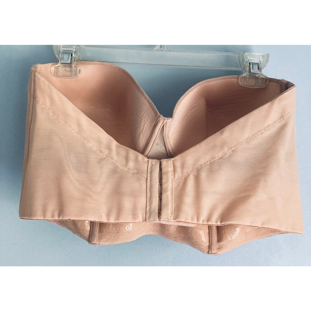 Seamless Strapless Bra in Tan - Picture 4 of 12